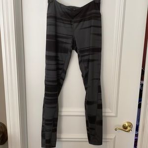 Women’s Zella athletic leggings.